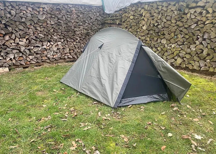 Zelte Individuell Auf Der Obstwiese Dippoldiswalde